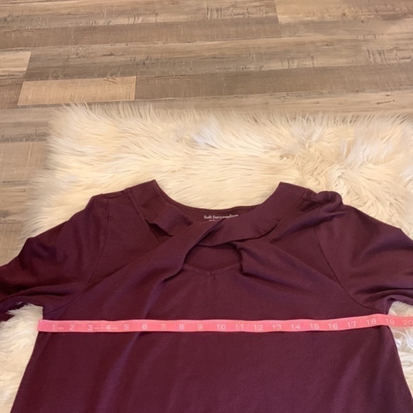 Soft Surroundings Cerulean crossover keyhole stretch top burgundy M - Picture 6 of 8